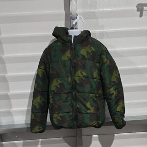 Children's Green Camouflage Puffer Jacket Roebuck & Co. ‎ Size Medium 10-12